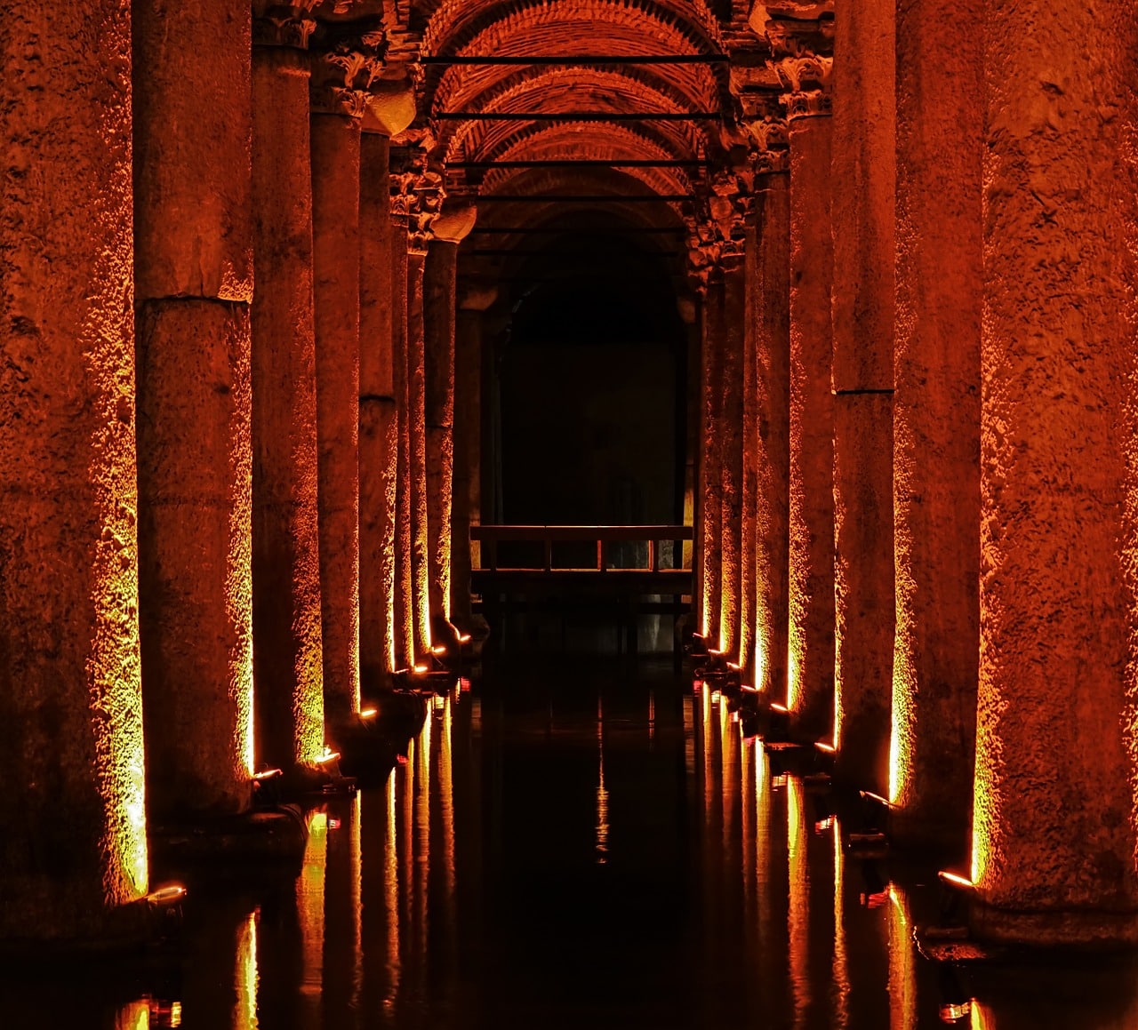 Galleria foto della Basilica Cisterna 13 Galleria della Cisterna Basilica